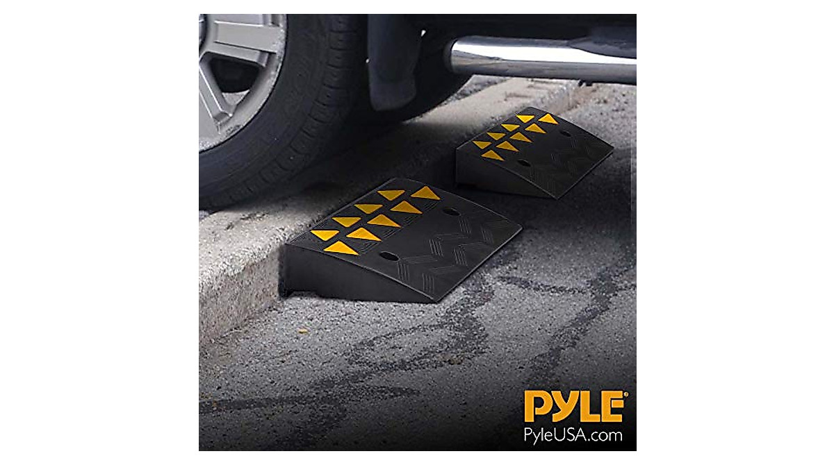 Pyle Heavy-Duty Rubber Curb Ramp for Vehicles & Mobility Access