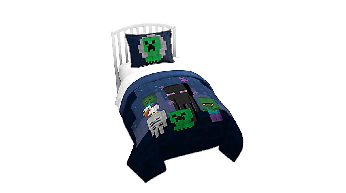 Jay Franco Minecraft Bad Night Twin Quilt & Sham Set