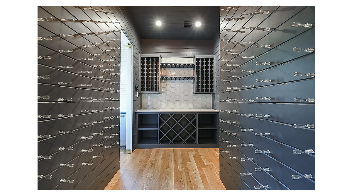Stylish VintageView Vino Pins - Modern Wine Rack
