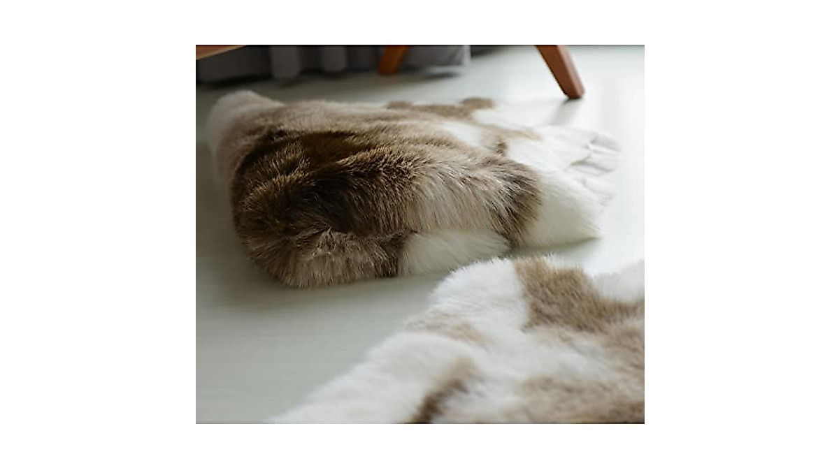 Reindeer Hide Faux Fur Rug - Soft, Non-slip & Stylish 3.6x2.9 ft