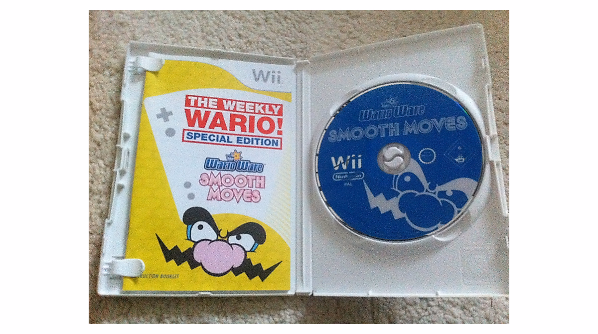 WarioWare: Smooth Moves - Fun Microgames for Wii Remote