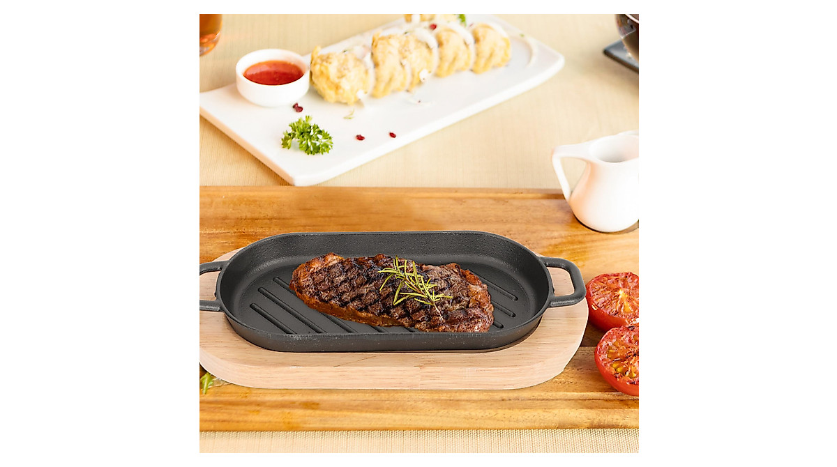 Sizzling Cast Iron Steak Platter with Wooden Base