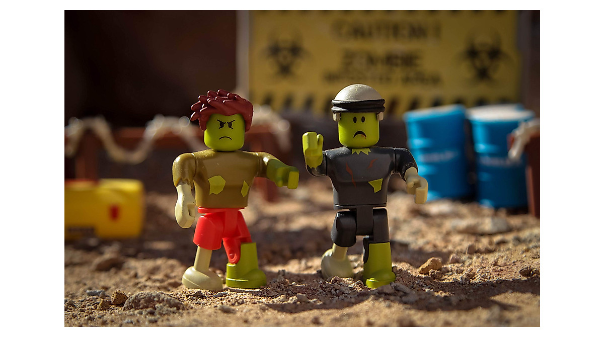 Roblox Zombie Attack Playset - Exclusive Virtual Item