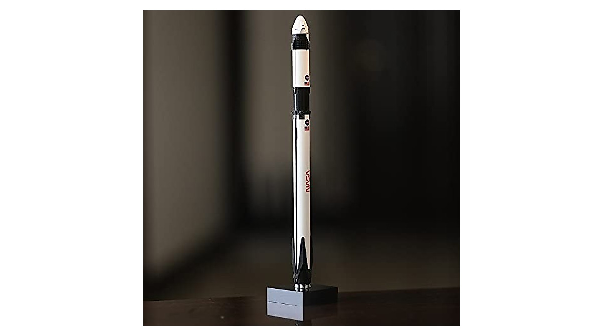 SpaceX Falcon 9 Crew Dragon Model - Spacecraft Desktop Decor