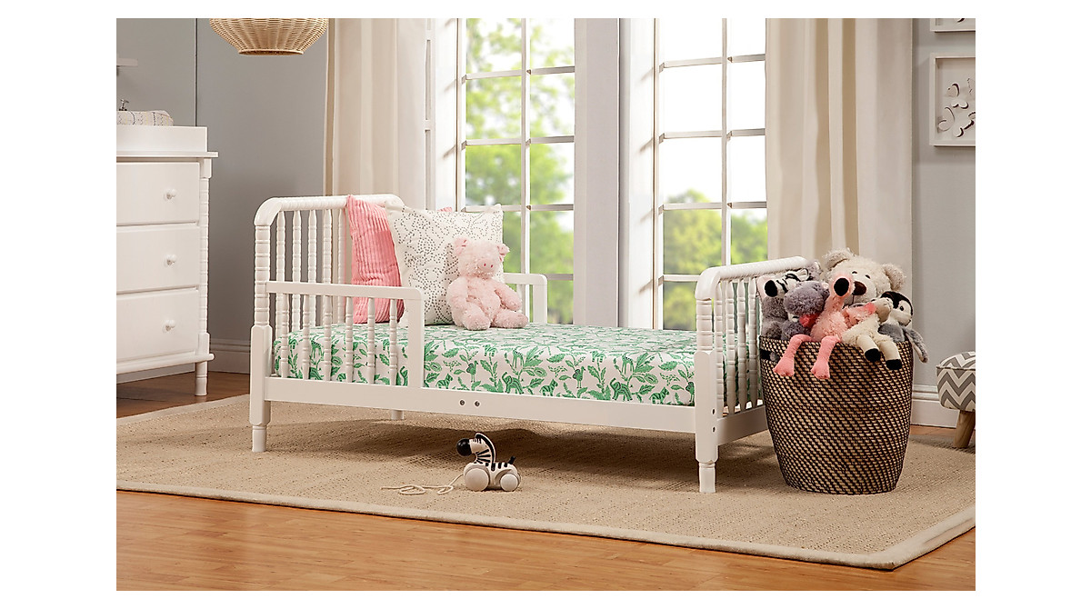 Jenny Lind Toddler Bed