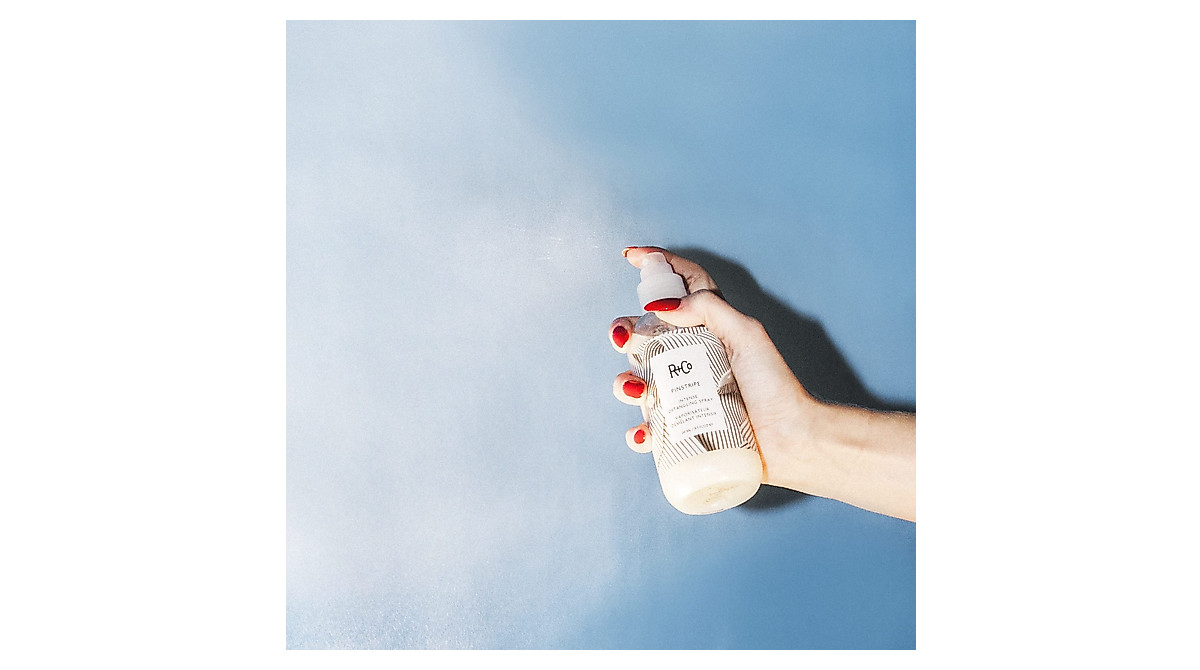 R+Co Pinstripe Detangling Spray for Shine & Damage Prevention