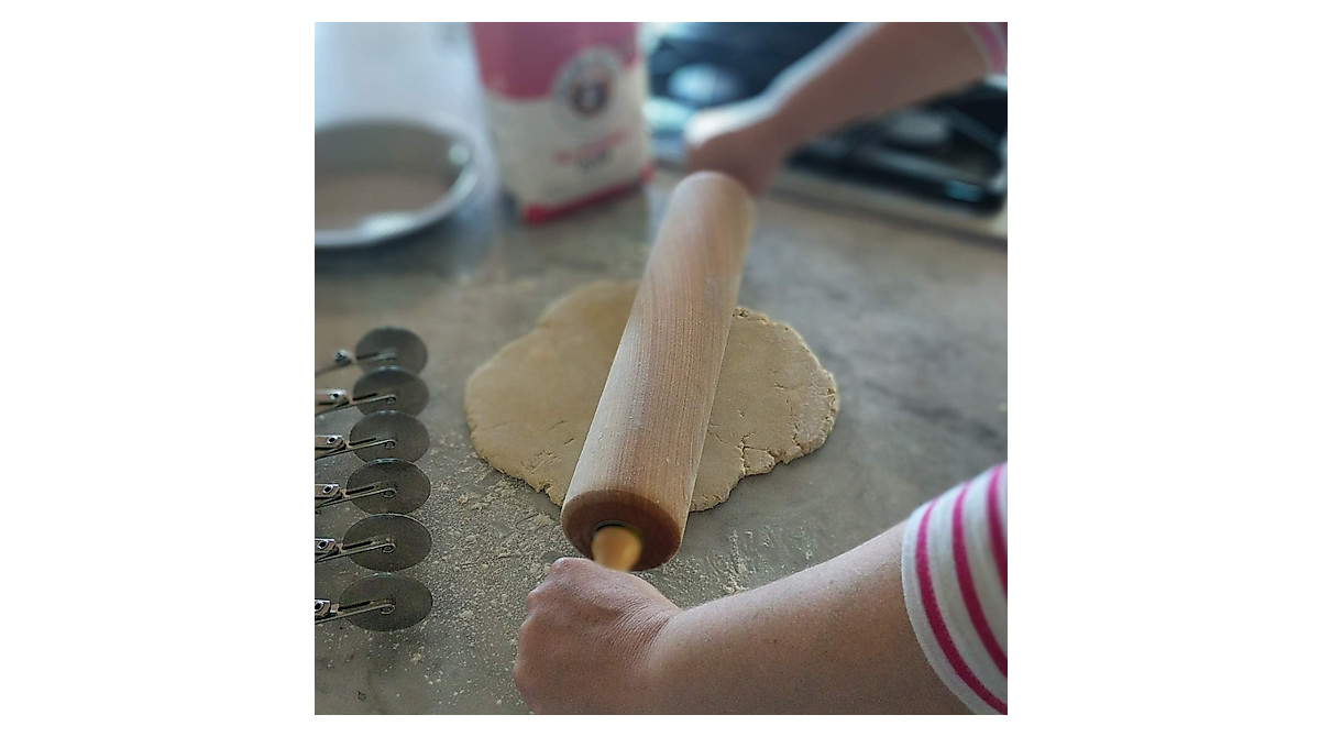Ateco 18-Inch Maple Rolling Pin for Bakers