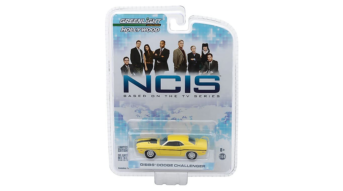 thumbnail image 2 of Greenlight 44620-D 1/64 NCIS 1970 Dodge Challenger R/T 2 of 13