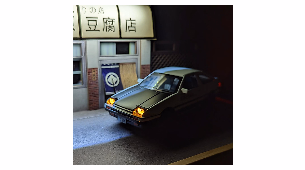 Display Your 1/32 Scale AE86 in LED Fujiwara Tofu Scene Case