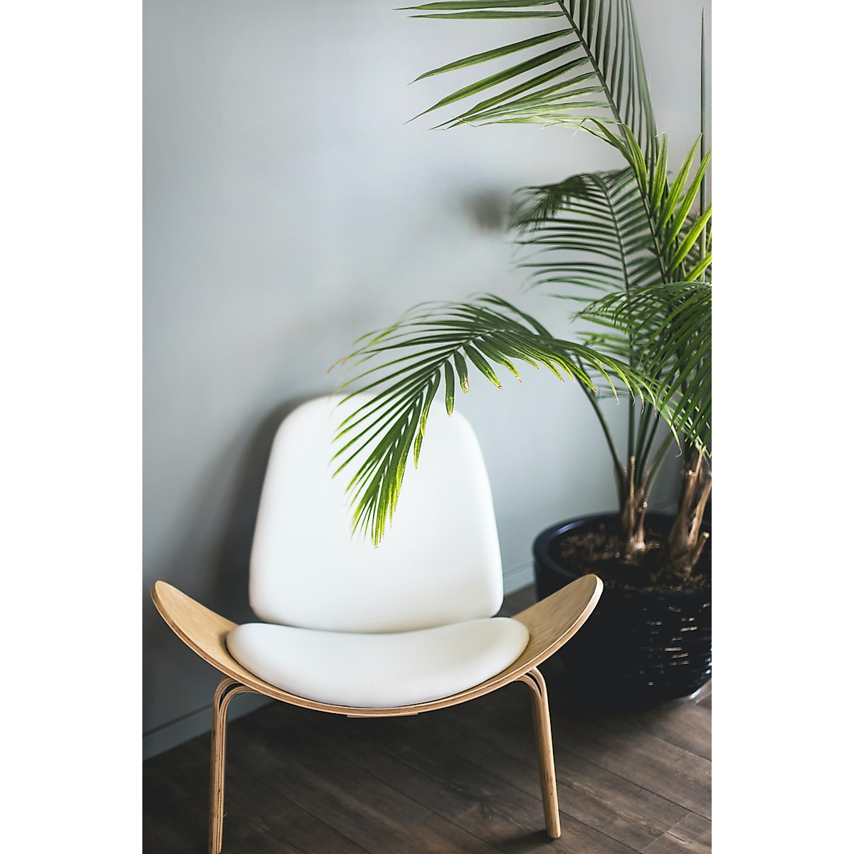 Mid Century Lounge Chair - Stylish White Shell Design