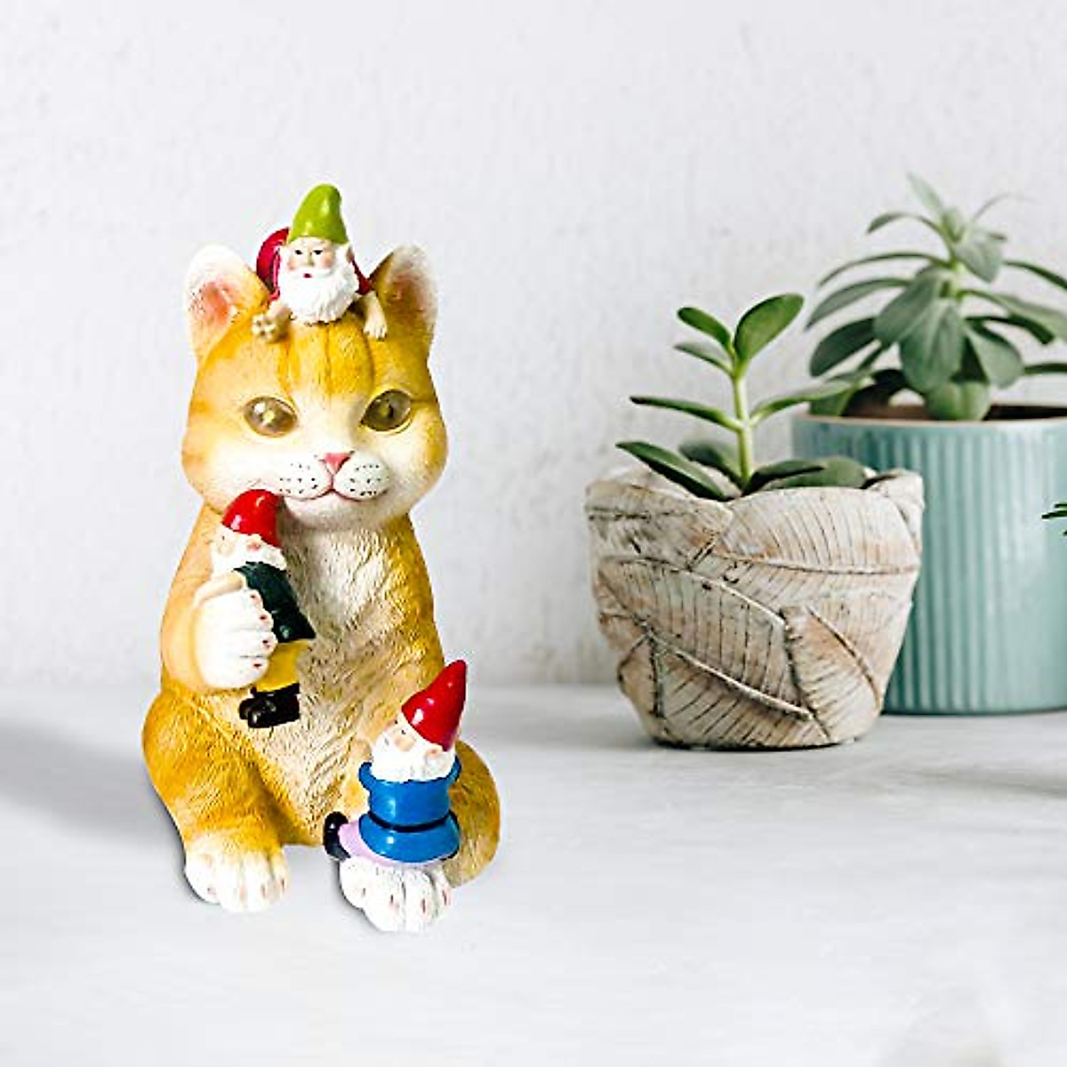 Solar Powered Funny Cat Statue for Home & Garden