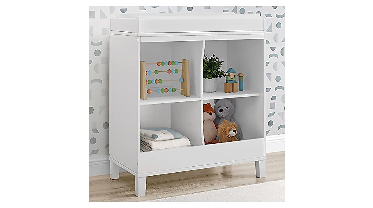 Delta Children Huck Convertible Changing Table in Bianca White