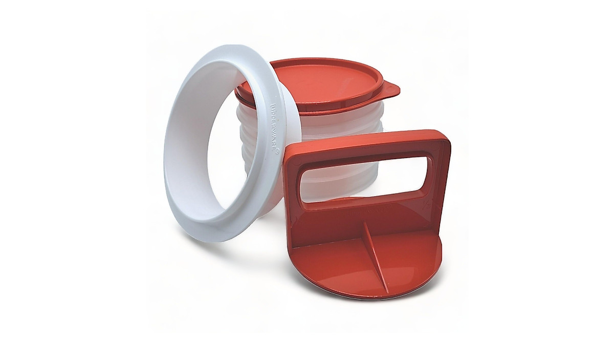 Tupperware Hamburger Press & Freezer Set in Chili Red | Perfect Burgers