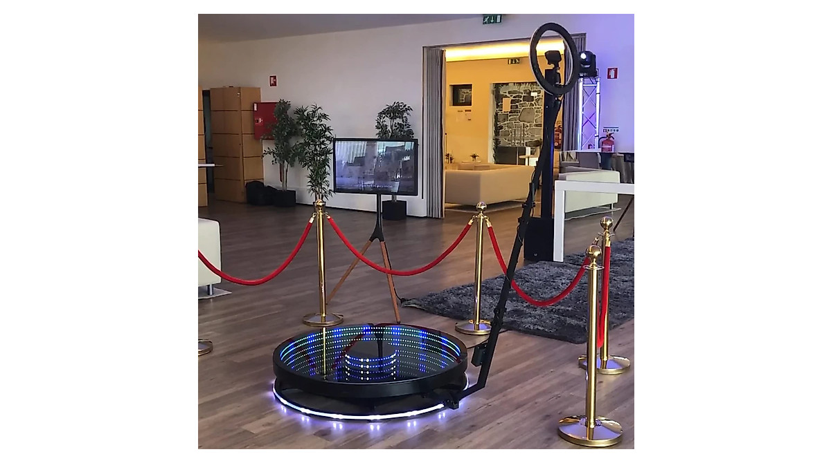 Peepoleck 360 Photo Booth Machine – Perfect for Events & Parties