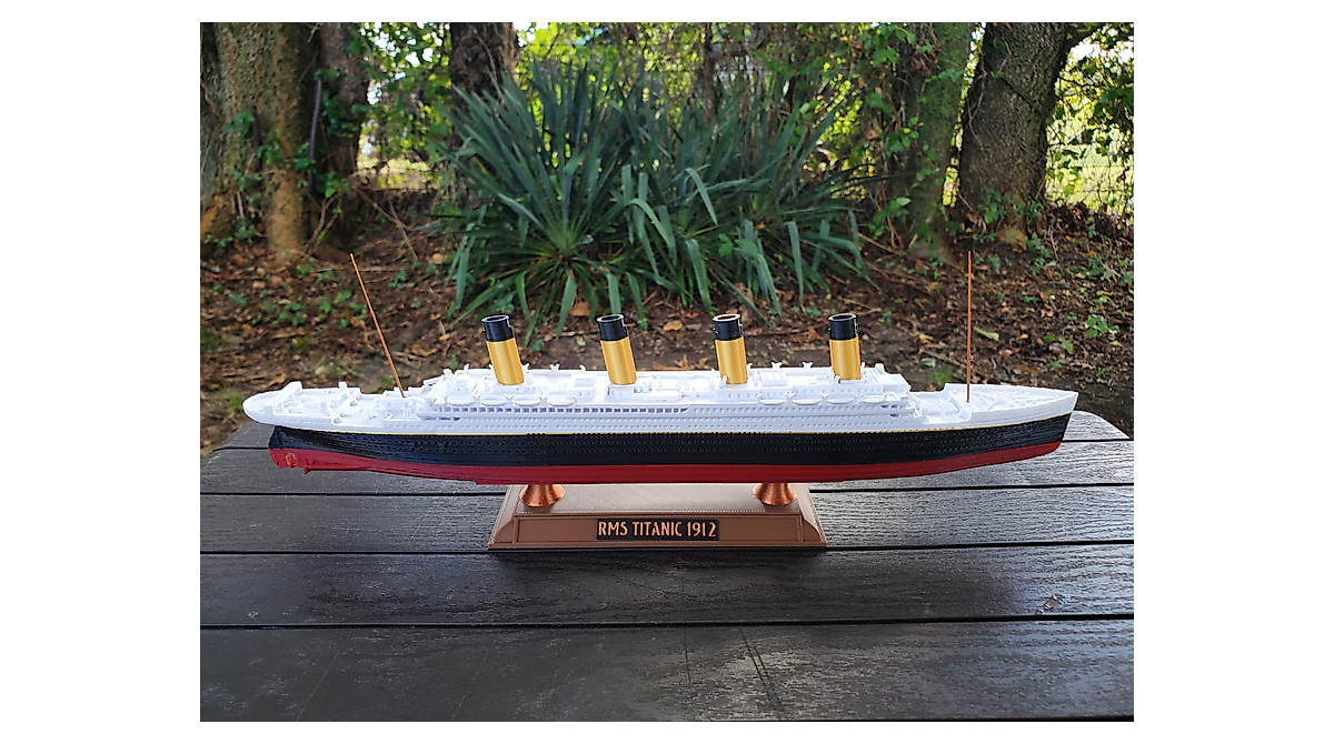 TheRoller3d Titanic Model Ship - 1 Ft, Historically Accurate