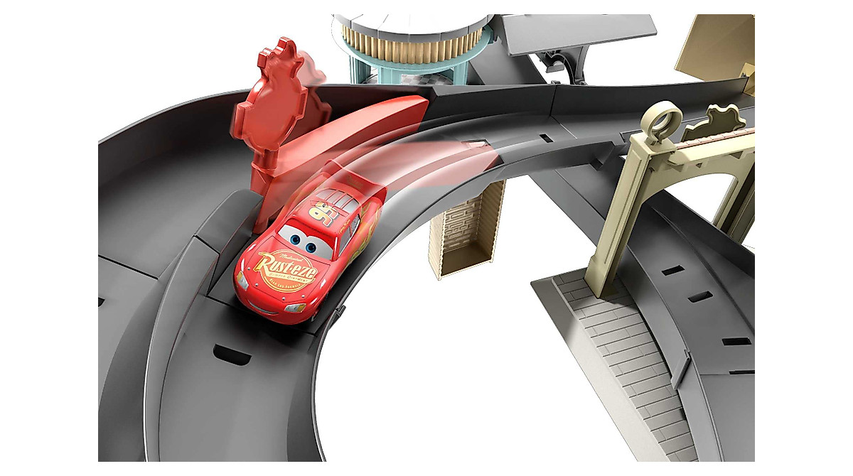 Lightning McQueen Cars Track Set - Race in Radiator Springs