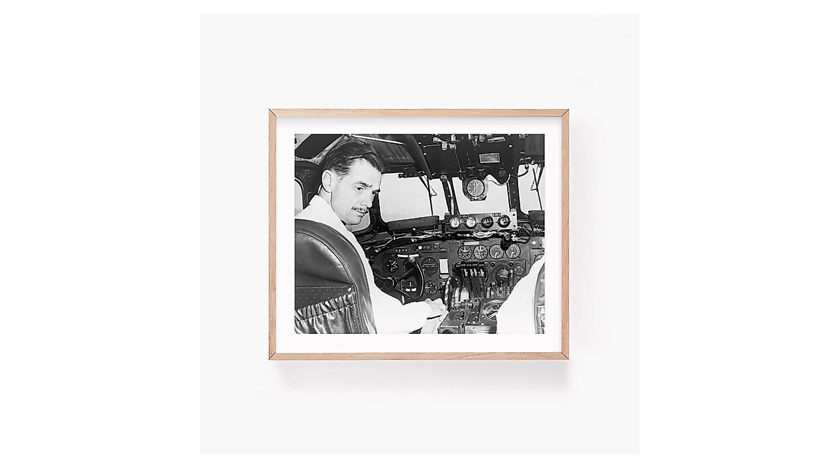 Howard Hughes 8x10 Photo - Iconic Aviation Moment