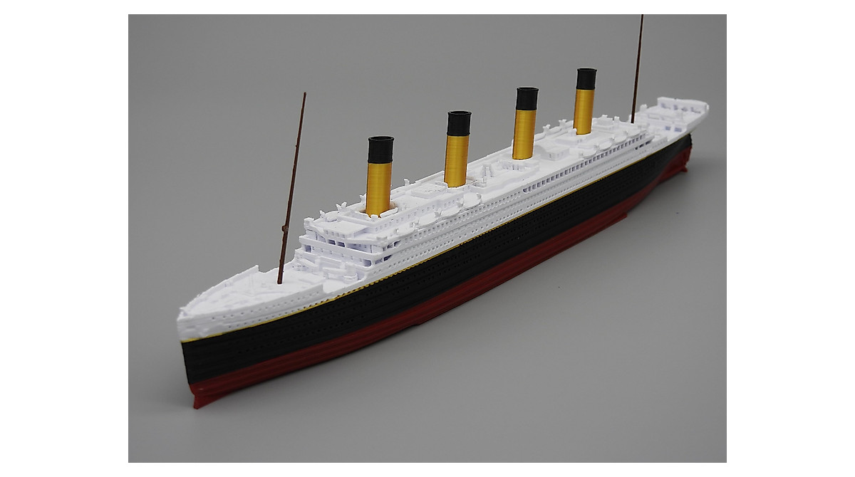 TheRoller3d Titanic Model Ship - 1 Ft, Historically Accurate