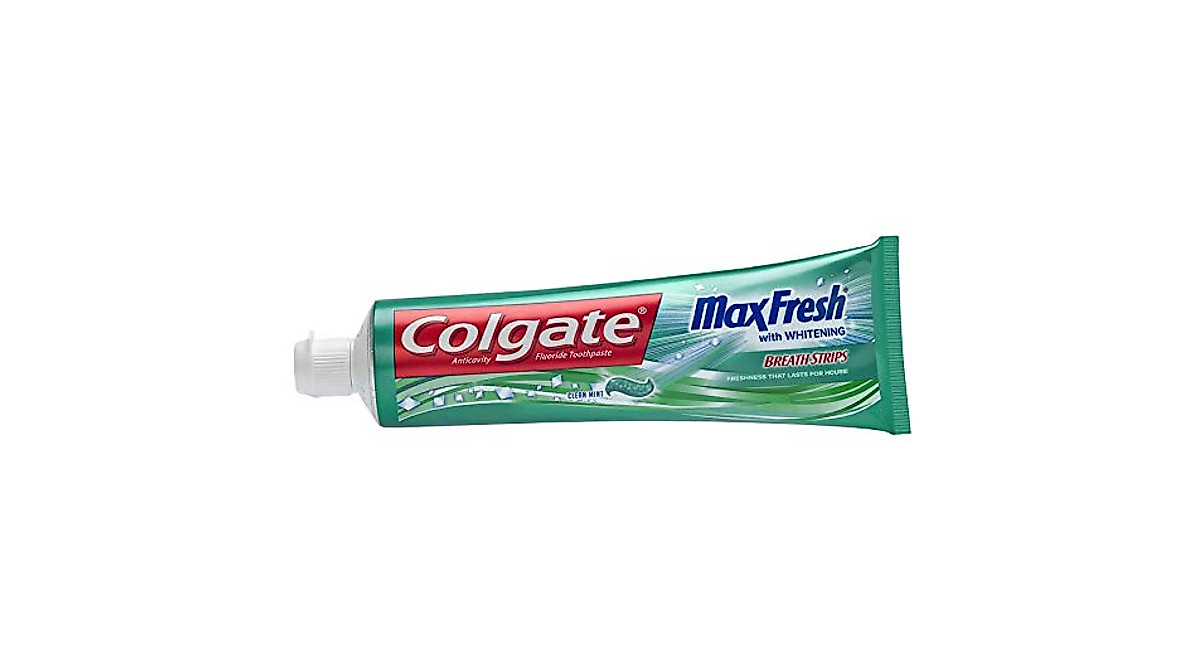 Colgate Max Fresh Whitening Toothpaste with Breath Strips
