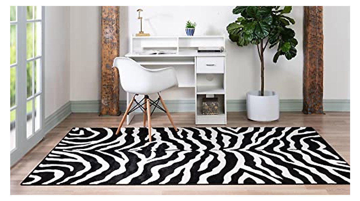 Wildlife Collection Zebra Rug - 5x8 ft Black/Ivory | Safari-Inspired Decor