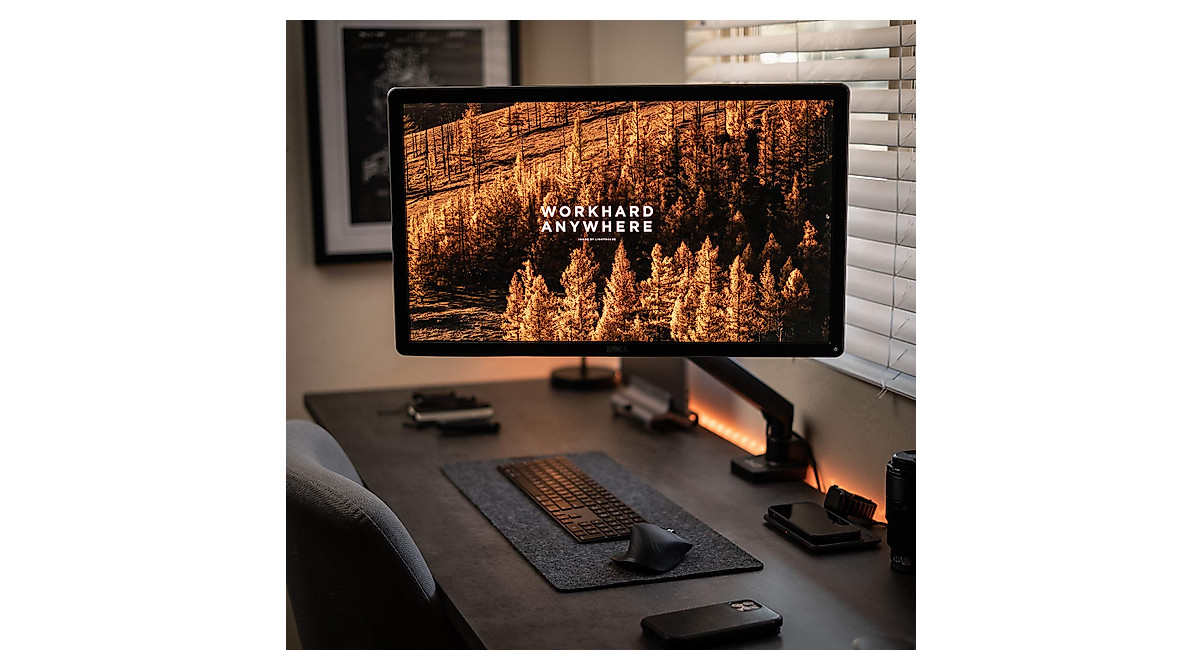 AVLT Single Monitor Arm Desk Mount - Full Motion & Ergonomic