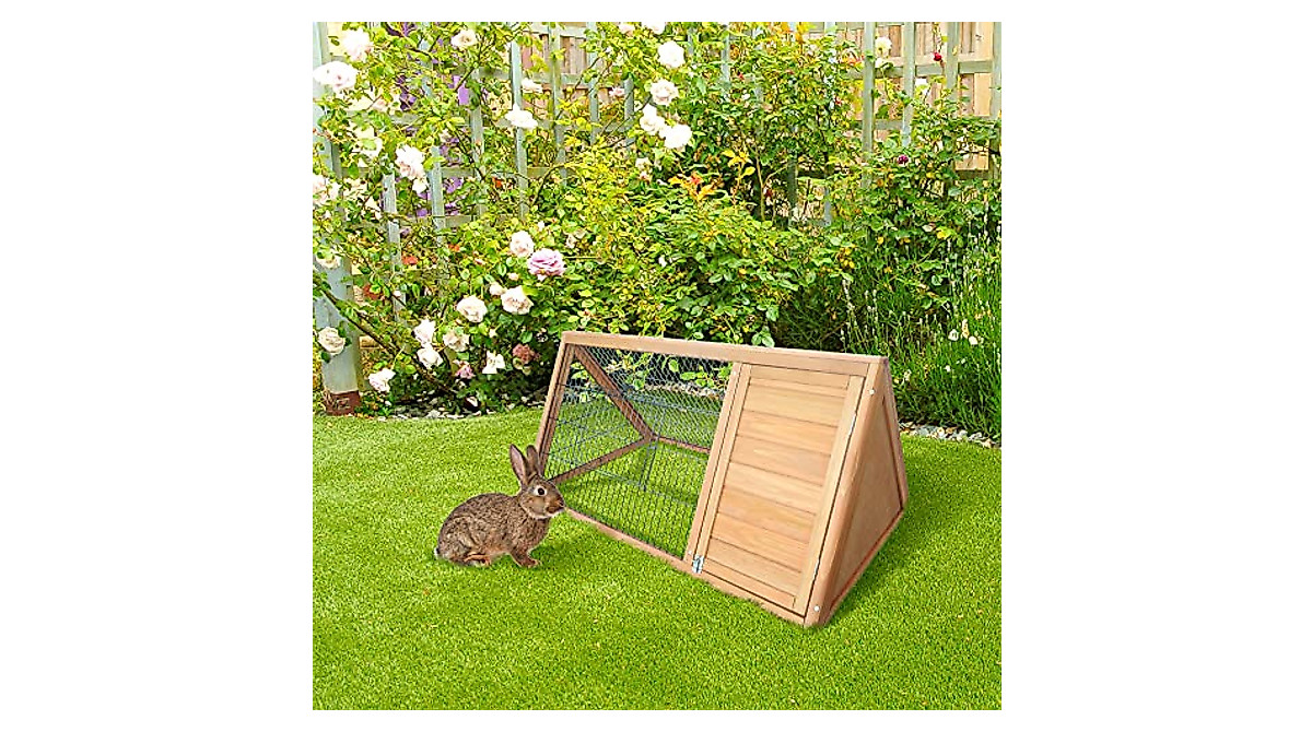 PawHut Triangular Rabbit Hutch - Ideal for Small Pets
